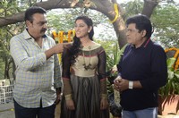 Andaru Bagundali Andulo Nenundali Movie Opening
